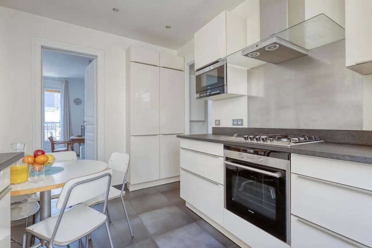 Ideal 1 Bd Flat With Balcony - Paris 05